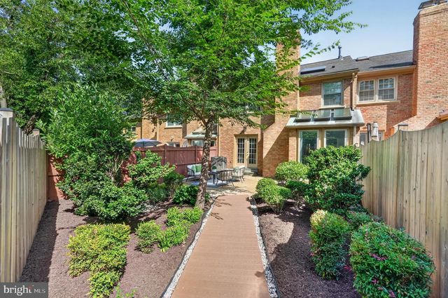 7328 AYNSLEY LN, Mclean, VA 22102