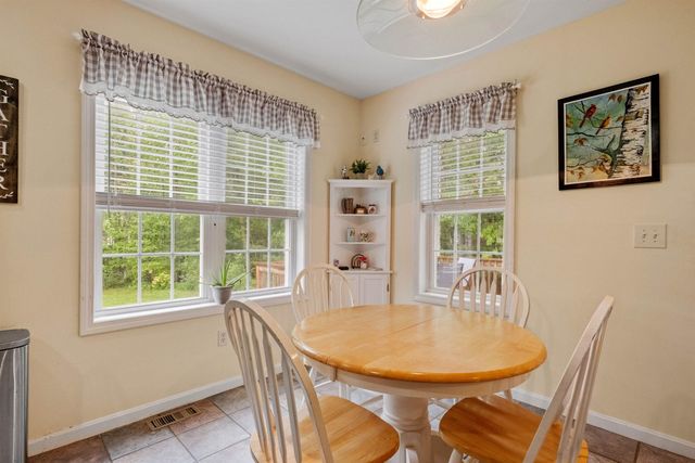 210 Kent Farm Road # 2, Hampstead, NH 03841