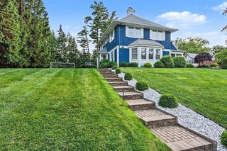 1517 Spruce Drive, Kalamazoo, MI 49008