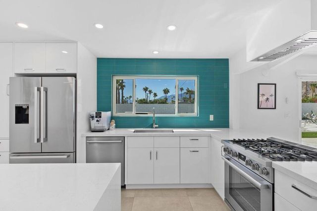 411 E Racquet Club Road, Palm Springs, CA 92262