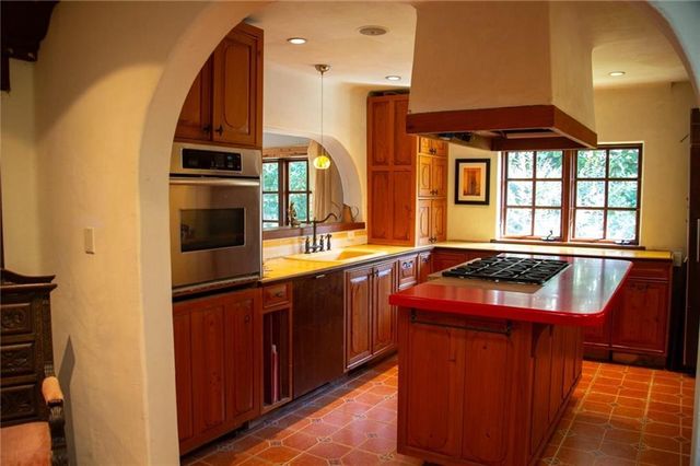 687 Lakeshore, Jackson, GA 30233