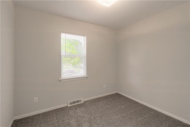 404 NE Castle Drive, Lee's Summit, MO 64063