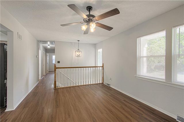 404 NE Castle Drive, Lee's Summit, MO 64063