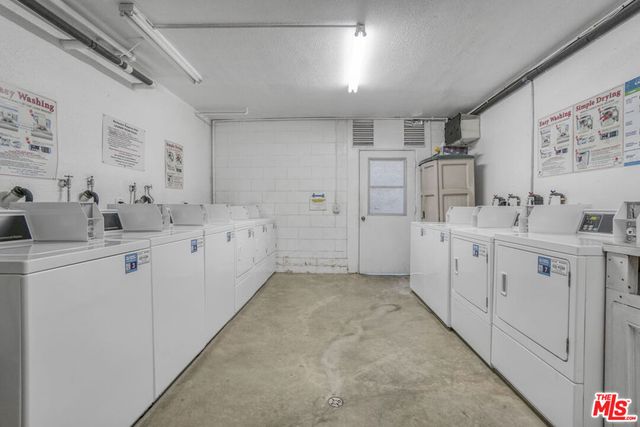 12030 Rochester Avenue 210, Los Angeles, CA 90025