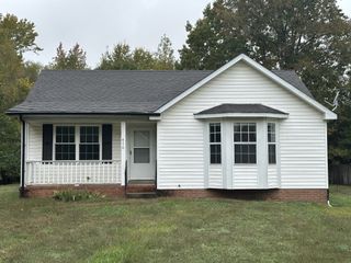 410 Roselawn Dr, Clarksville, TN 37042