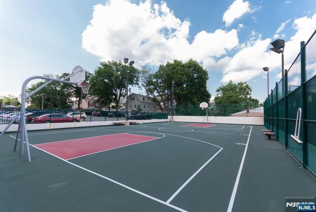 555 North Avenue 17P, Fort Lee, NJ 07024