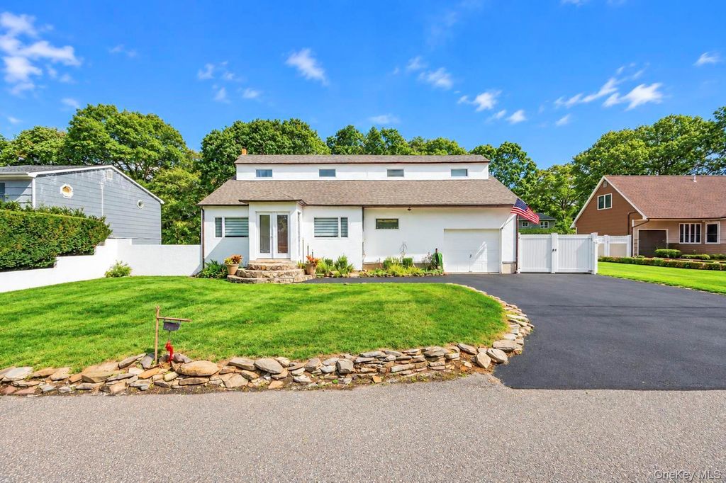 1219 Coates Avenue, Holbrook, NY 11741 — photo 3