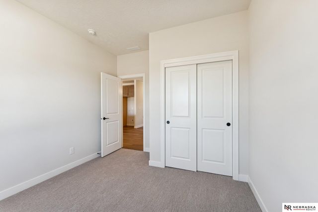 11910 Horizon Street, Papillion, NE 68046