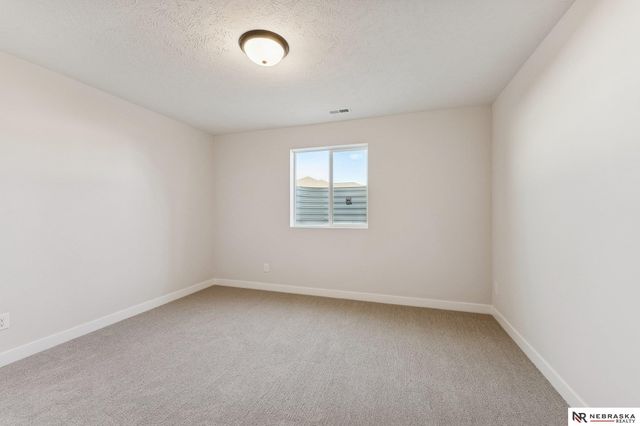 11910 Horizon Street, Papillion, NE 68046