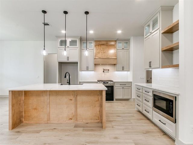 9357 Eliana Drive, Guthrie, OK 73044