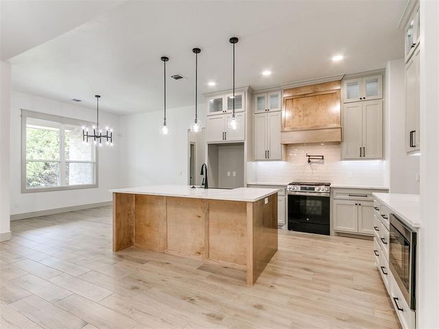 9357 Eliana Drive, Guthrie, OK 73044