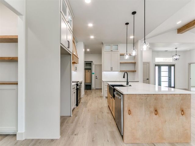 9357 Eliana Drive, Guthrie, OK 73044