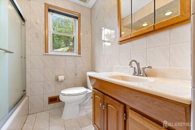 35 Mimi Road, Old Bridge, NJ 08857