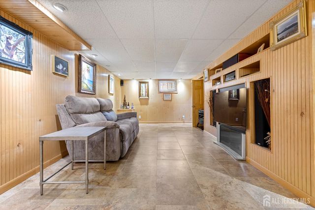 35 Mimi Road, Old Bridge, NJ 08857