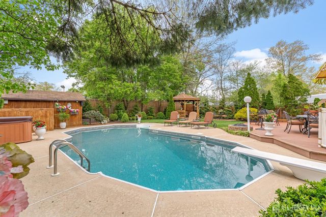 35 Mimi Road, Old Bridge, NJ 08857
