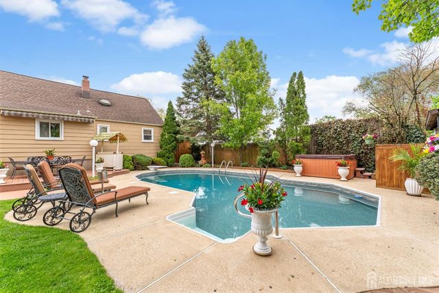 35 Mimi Road, Old Bridge, NJ 08857