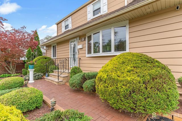 35 Mimi Road, Old Bridge, NJ 08857