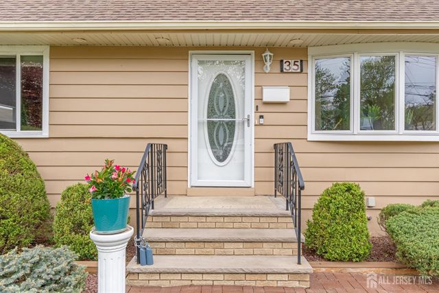 35 Mimi Road, Old Bridge, NJ 08857