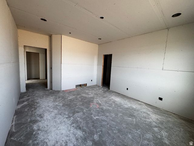 387 S 4250 W, West Point, UT 84015