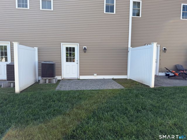 39 Eden Avenue 8, Southington, CT 06489