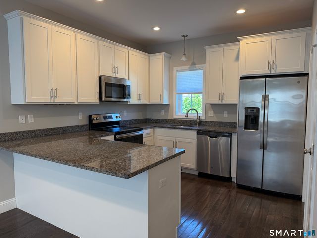 39 Eden Avenue 8, Southington, CT 06489