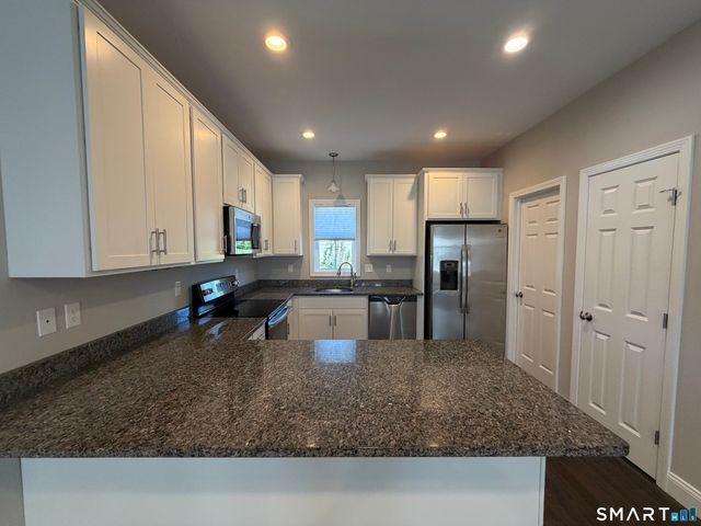 39 Eden Avenue 8, Southington, CT 06489