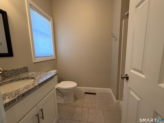 39 Eden Avenue 8, Southington, CT 06489