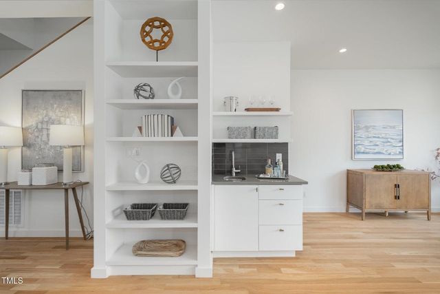 515 W Lenoir Street 101, Raleigh, NC 27601