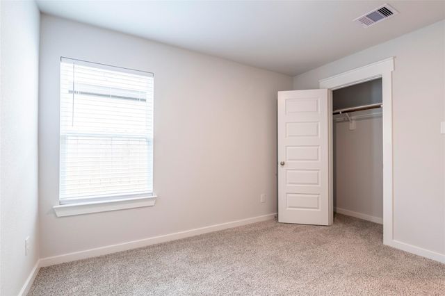 4519 Pinehurst Trace Drive, Pinehurst, TX 77362