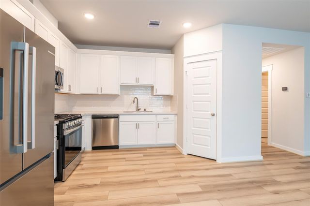 4519 Pinehurst Trace Drive, Pinehurst, TX 77362