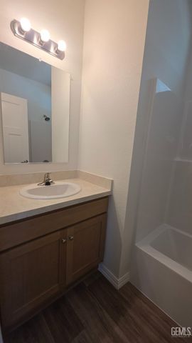2500 Jewetta Avenue 6, Bakersfield, CA 93312