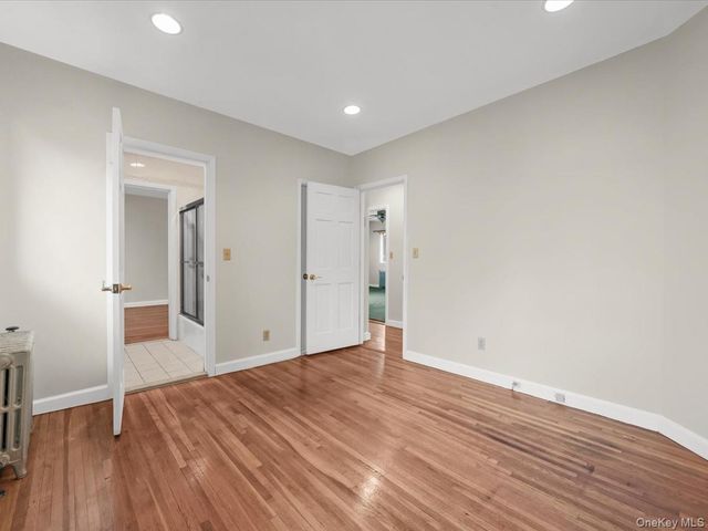 215 MIDDLE NECK Road 3A - BUILDING 8, Great Neck, NY 11021