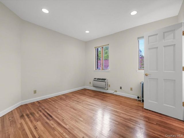215 MIDDLE NECK Road 3A - BUILDING 8, Great Neck, NY 11021
