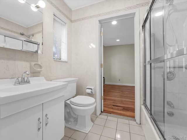 215 MIDDLE NECK Road 3A - BUILDING 8, Great Neck, NY 11021