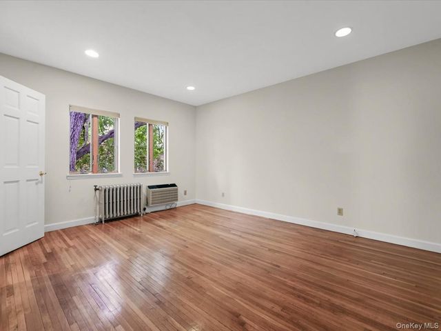 215 MIDDLE NECK Road 3A - BUILDING 8, Great Neck, NY 11021