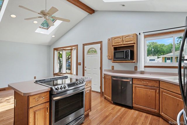 22935 Allor Street, St. Clair Shores, MI 48082