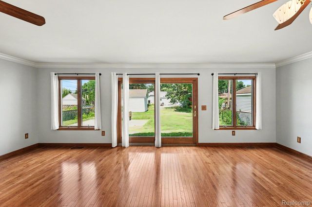 22935 Allor Street, St. Clair Shores, MI 48082
