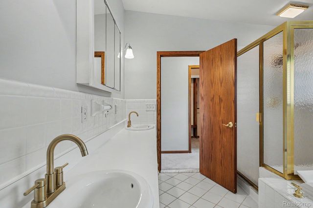 22935 Allor Street, St. Clair Shores, MI 48082