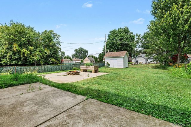 22935 Allor Street, St. Clair Shores, MI 48082
