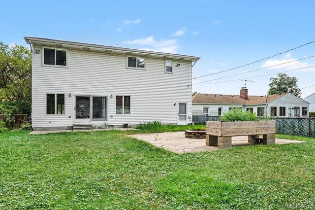 22935 Allor Street, St. Clair Shores, MI 48082