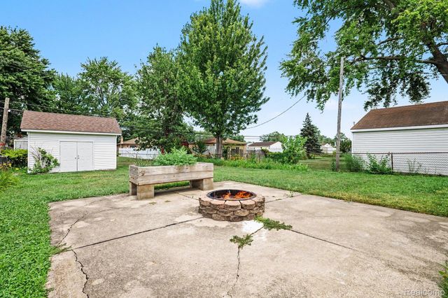22935 Allor Street, St. Clair Shores, MI 48082