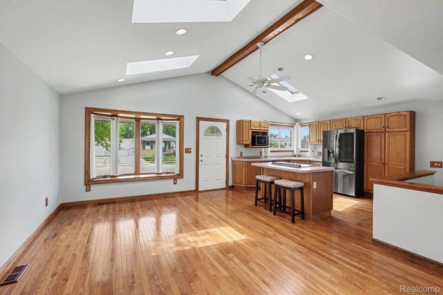 22935 Allor Street, St. Clair Shores, MI 48082