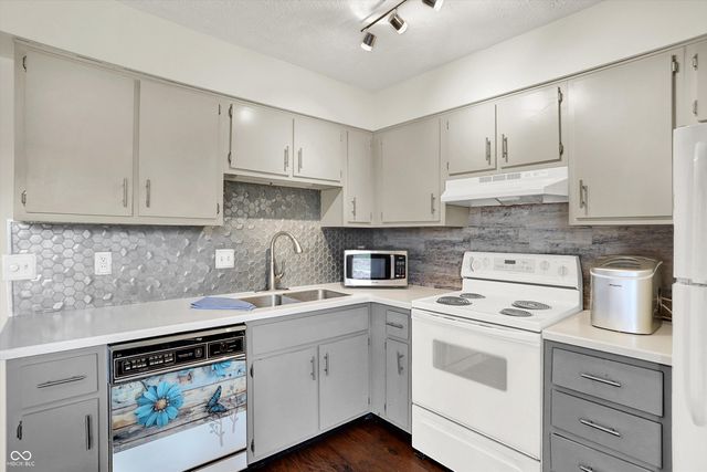 10173 Penrith Drive, Indianapolis, IN 46229