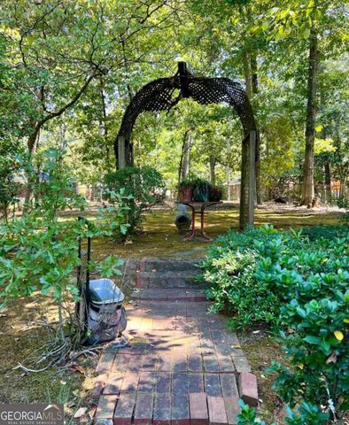 2560 Wood Valley Drive, East Point, GA 30344