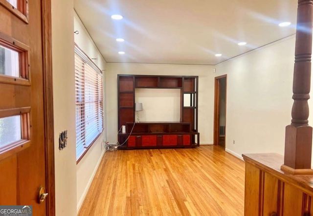 2560 Wood Valley Drive, East Point, GA 30344