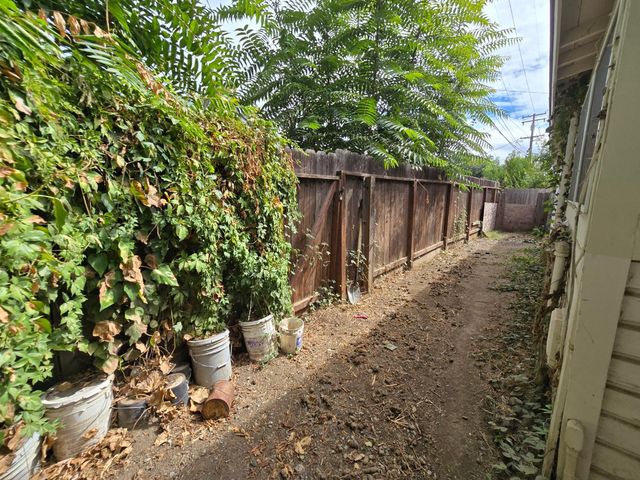 334 Semple St, Modesto, CA 95354