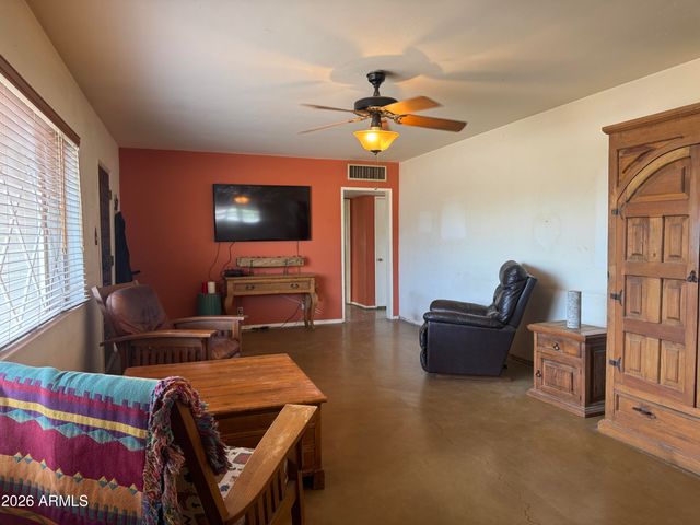 8207 E VERNON Avenue, Scottsdale, AZ 85257