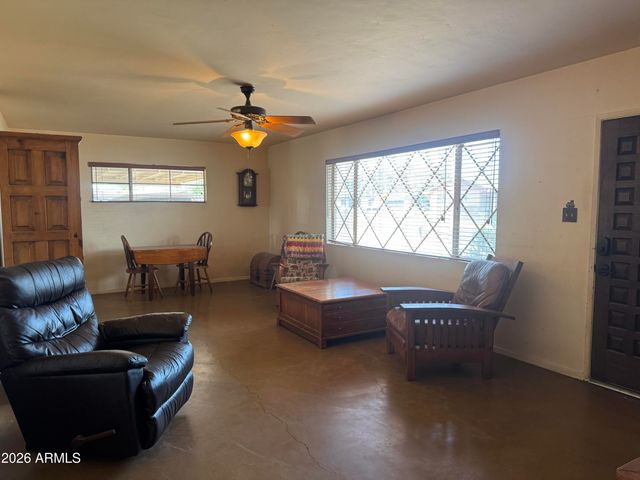 8207 E VERNON Avenue, Scottsdale, AZ 85257