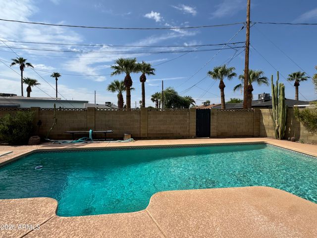 8207 E VERNON Avenue, Scottsdale, AZ 85257