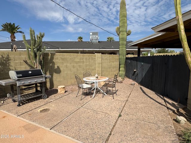 8207 E VERNON Avenue, Scottsdale, AZ 85257